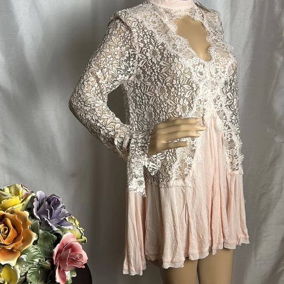Free People tell tale sheer lace tunic mini dress  keyhole long bell sleeves - Picture 4 of 15